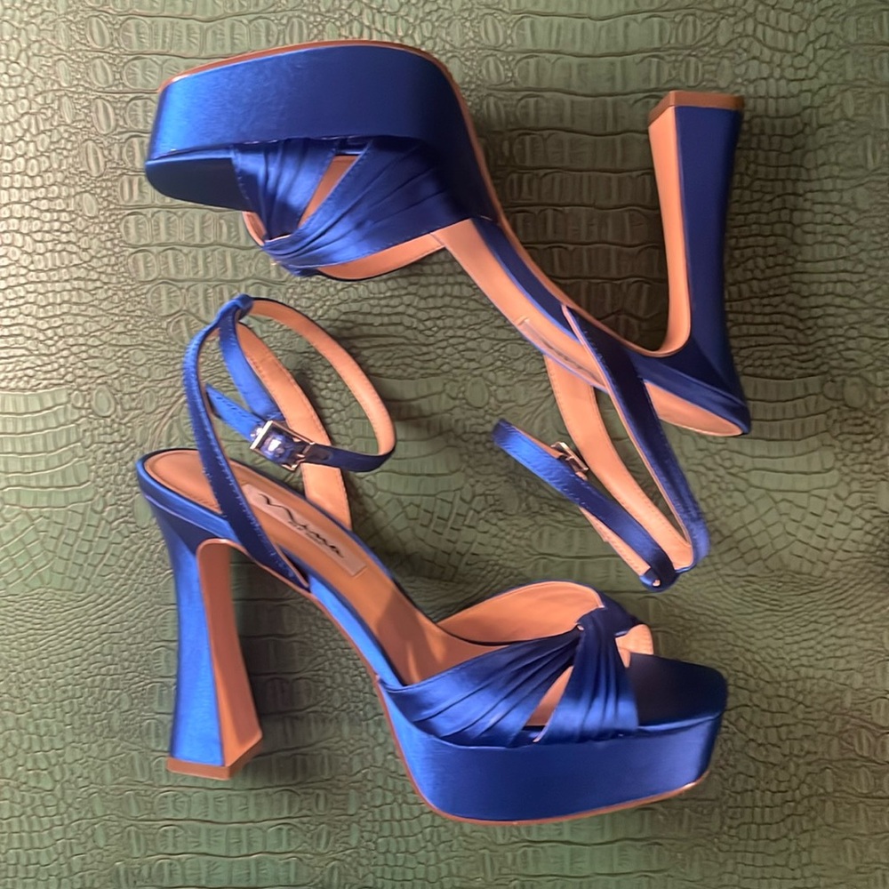 Nina Blue Platform Shoes with Strappy Design